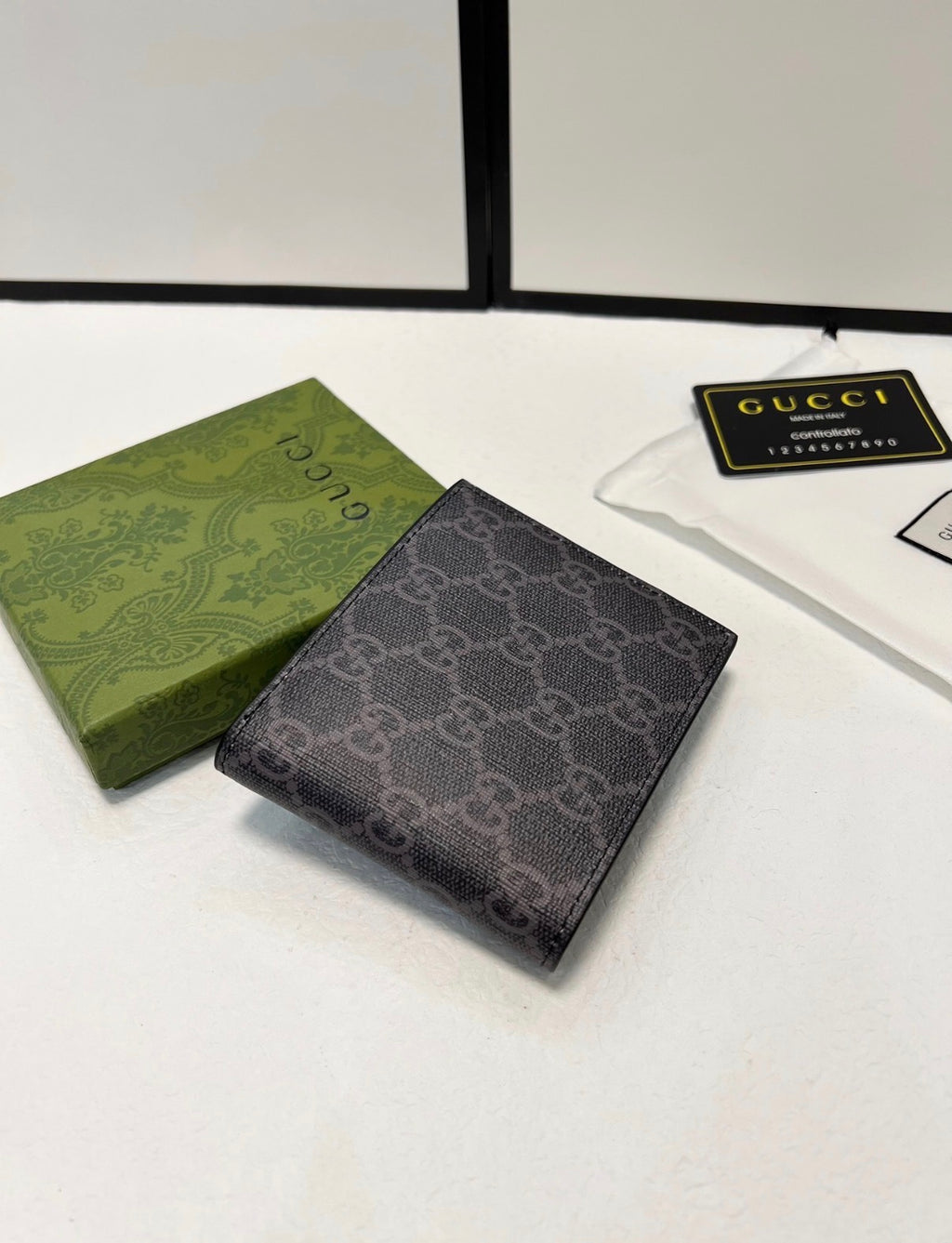 Gucci GG Supreme Bee Black Bifold Leather Wallet